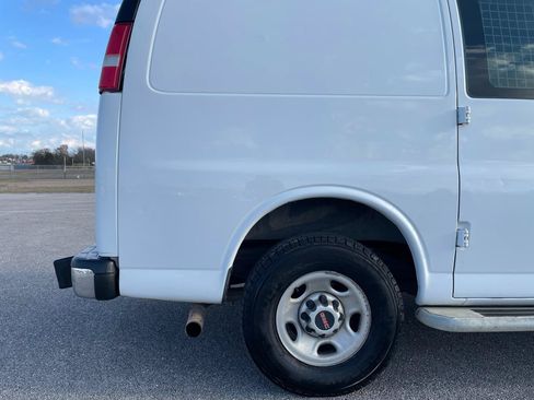 Used 2014 GMC Savana 2500 RWD image 32