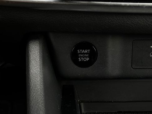 Used 2025 Nissan Rogue SV FWD image 26