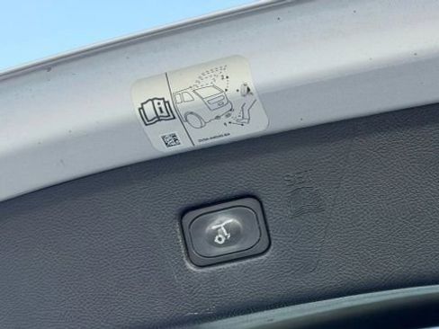 Used 2019 Ford Edge Titanium w/ Equipment Group 301A image 23