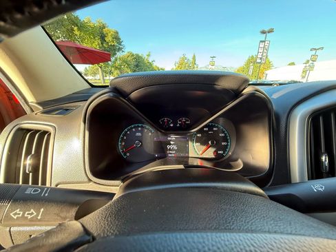 Used 2019 Chevrolet Colorado LT w/ Safety Package image 32