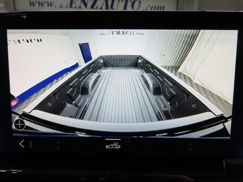 Used 2024 Chevrolet Silverado 2500 ZR2 w/ Technology Package image 25