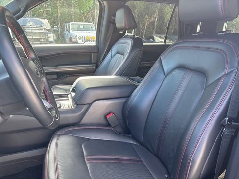 Used 2023 Ford Expedition Limited image 6