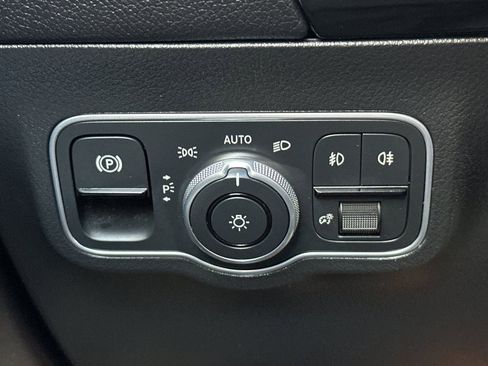 Used 2025 Mercedes-Benz GLA 250 image 34