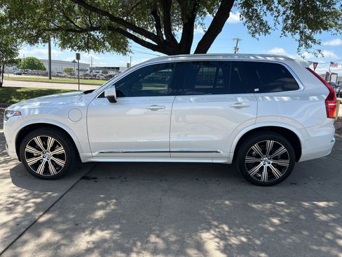 Used 2023 Volvo XC90 T8 Ultimate image 3