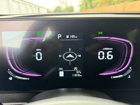 Used 2025 Kia Sportage EX image 23