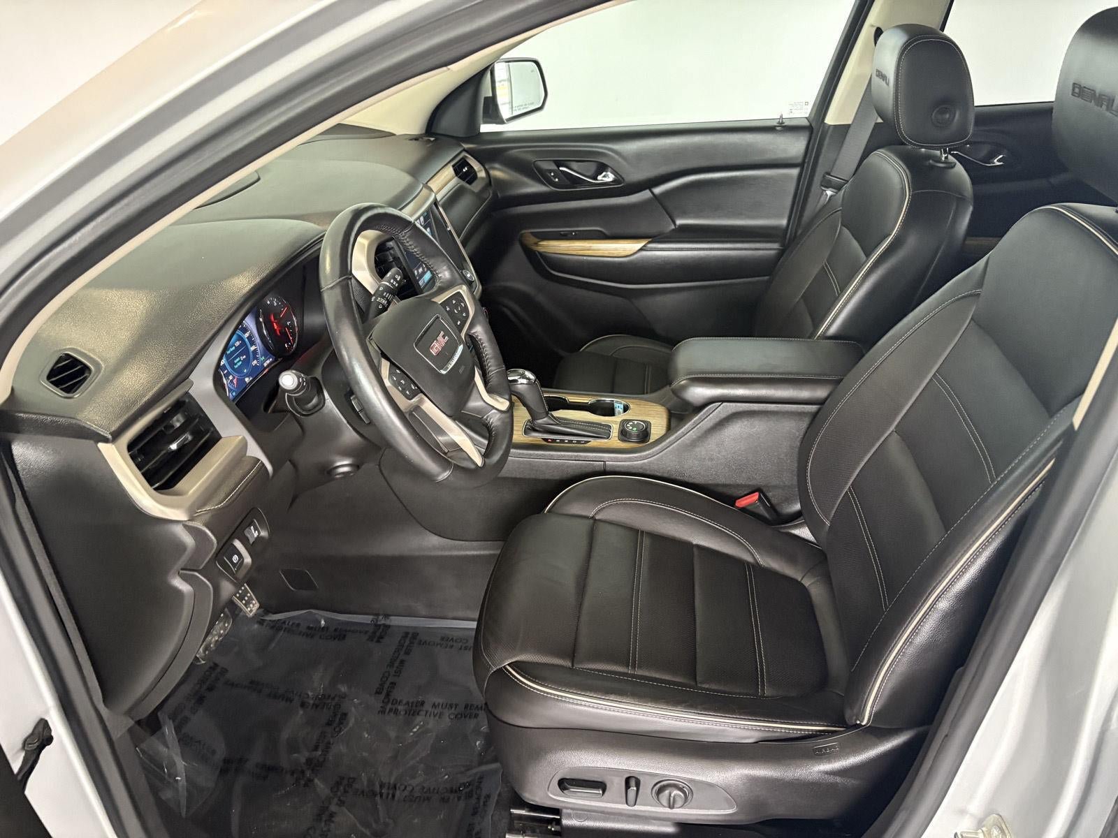 Used 2017 GMC Acadia Denali w/ Technology Package AWD/4WD image 6