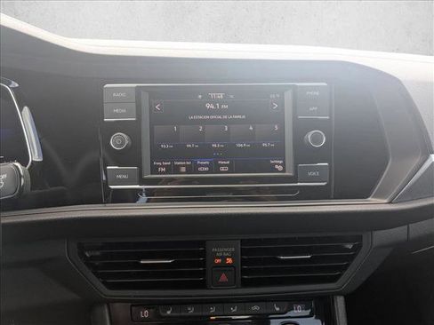 Used 2024 Volkswagen Jetta SE FWD image 12