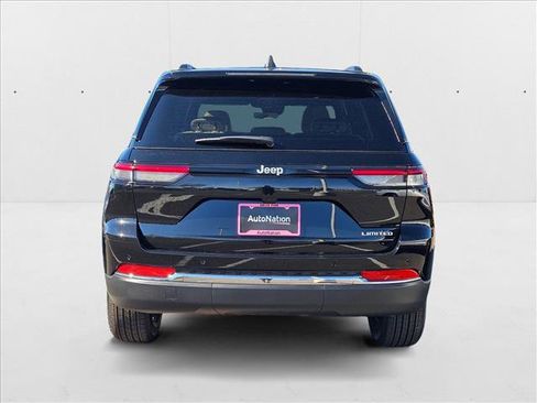 New 2025 Jeep Grand Cherokee Limited w/ Trailer Tow Package image 8