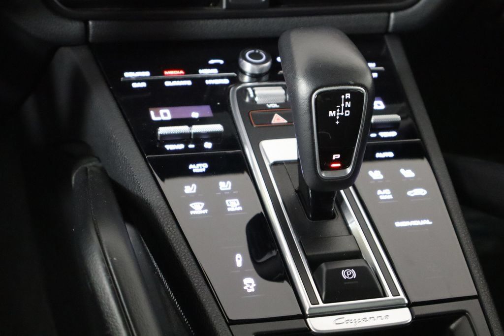 Used 2019 Porsche Cayenne E-Hybrid AWD/4WD image 28