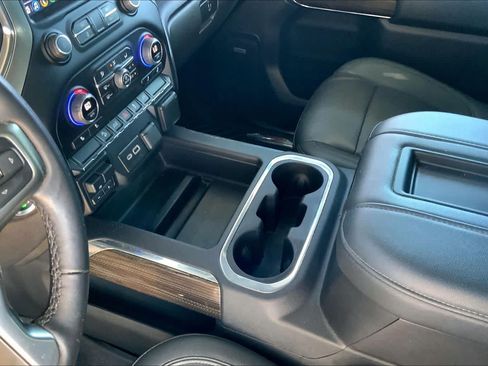 Used 2022 Chevrolet Silverado 1500 LT Trail Boss w/ Convenience Package II AWD/4WD image 17