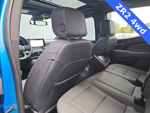 Used 2023 Chevrolet Colorado ZR2 w/ ZR2 Convenience Package III image 16