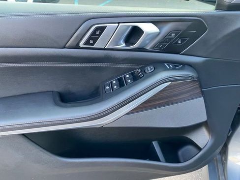 Used 2024 BMW X5 xDrive40i w/ M Sport Package image 25