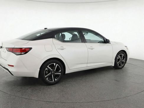 Used 2025 Nissan Sentra SV image 9