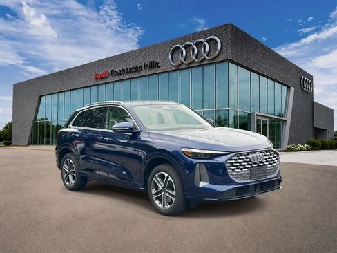 Certified 2025 Audi Q5 Premium w/ Convenience Package AWD/4WD image 7