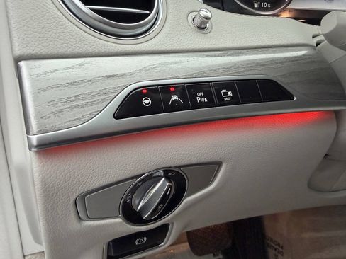 Used 2015 Mercedes-Benz S 550 Sedan image 22