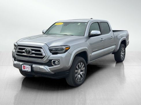 Used 2023 Toyota Tacoma Limited AWD/4WD image 3