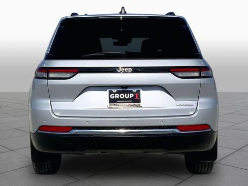Used 2025 Jeep Grand Cherokee Laredo w/ MOPAR Finishing Package RWD image 5