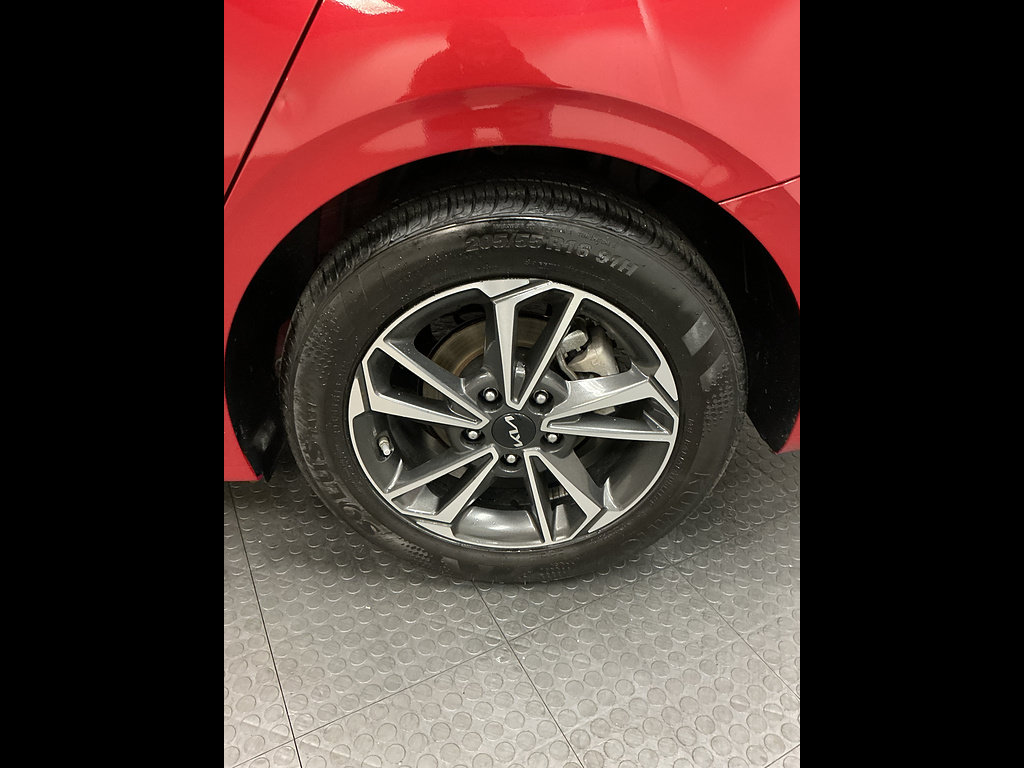 Used 2024 Kia Forte LXS w/ LXS Technology Package FWD image 31