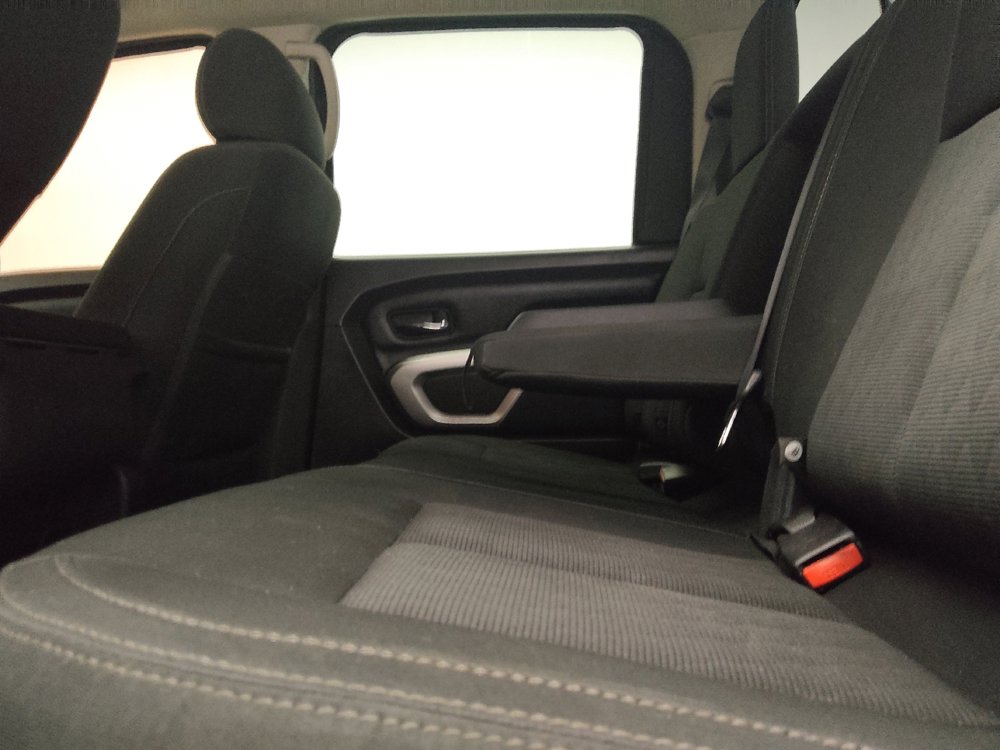 Used 2017 Nissan Titan SV RWD image 18
