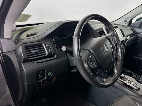 Used 2018 Honda Ridgeline RTL-T image 18