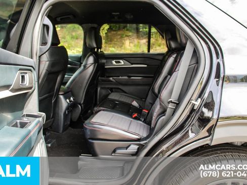 Used 2025 Ford Explorer ST-Line w/ ST-Line Street Pack AWD/4WD image 17
