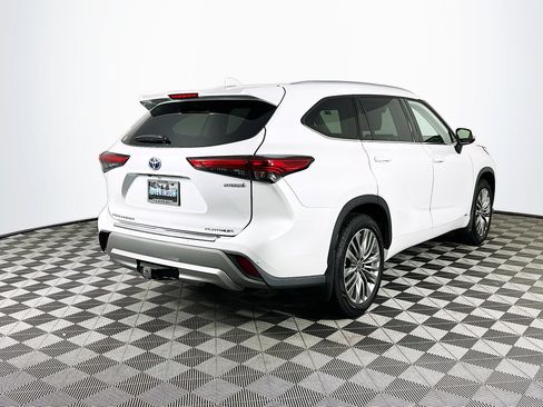 Used 2022 Toyota Highlander Platinum image 7