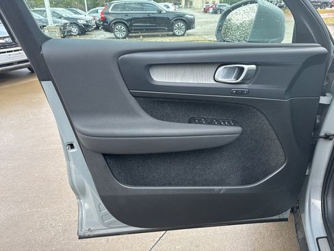 Certified 2025 Volvo XC40 B5 Plus image 19
