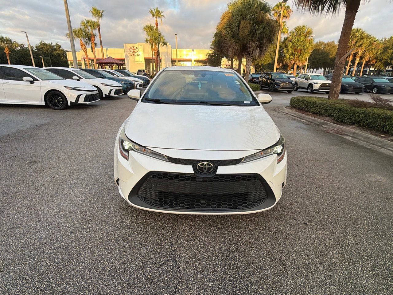 Used 2020 Toyota Corolla LE FWD image 5