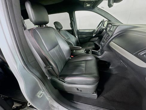 Used 2019 Dodge Grand Caravan GT image 30