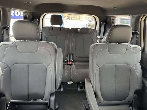 Used 2024 Jeep Grand Cherokee L Laredo RWD image 14