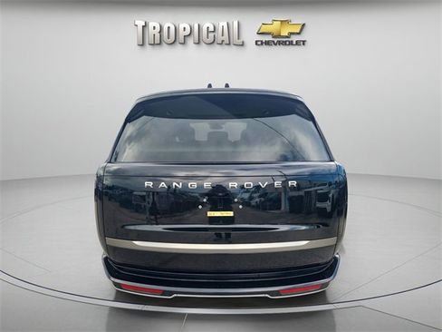 Used 2024 Land Rover Range Rover SE image 4