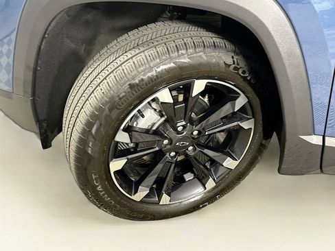 Used 2025 Chevrolet Equinox RS w/ Safety and Technology Package FWD image 24