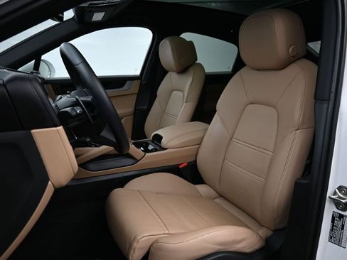 Certified 2024 Porsche Cayenne S AWD/4WD image 5