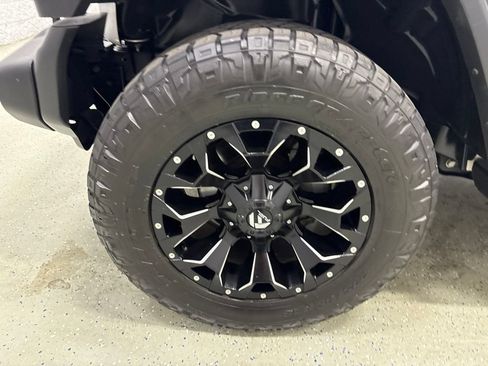 Used 2022 Jeep Wrangler Sport AWD/4WD image 11