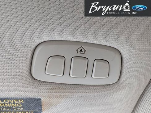 Used 2022 Lincoln Corsair AWD w/ Premium Package image 36