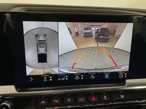 Used 2022 GMC Sierra 1500 Elevation w/ Elevation Premium Package image 11