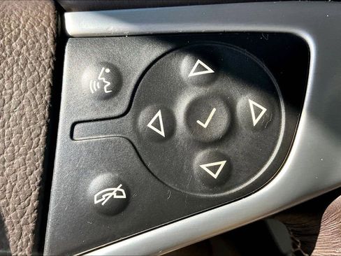 Used 2017 GMC Yukon SLT image 12