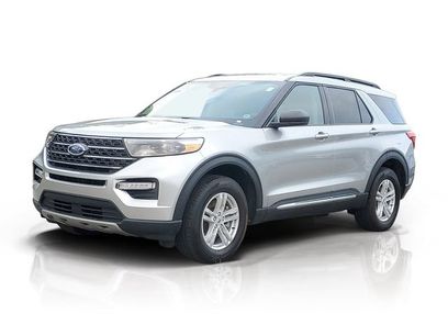 Certified 2024 Ford Explorer XLT w/ Equipment Group 202A
