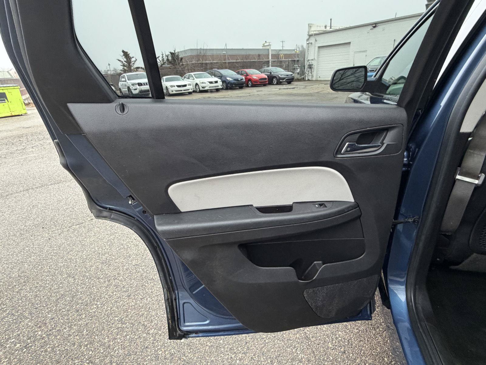 Used 2017 GMC Terrain SLE AWD/4WD image 23
