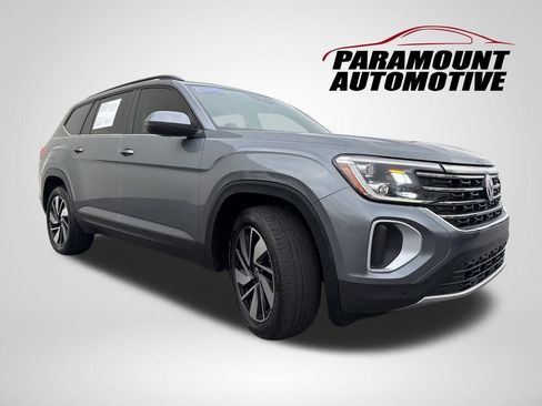Certified 2024 Volkswagen Atlas SE image 3