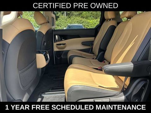 Used 2024 Kia Carnival EX FWD image 17