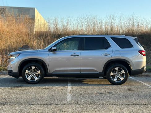 Used 2023 Honda Pilot EX-L image 5