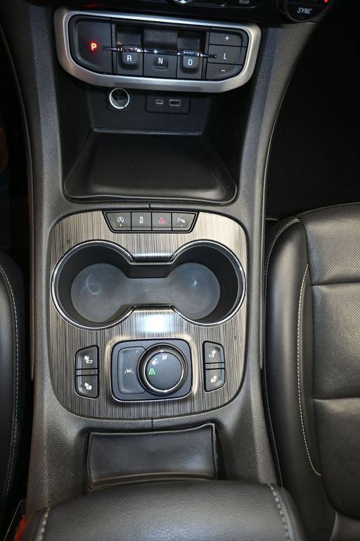 Certified 2023 GMC Acadia SLT FWD image 20
