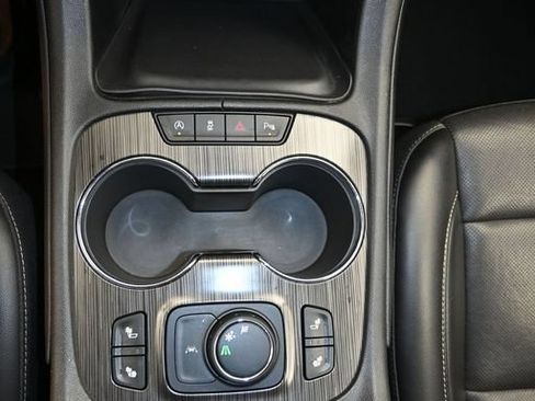 Certified 2023 GMC Acadia SLT FWD image 20