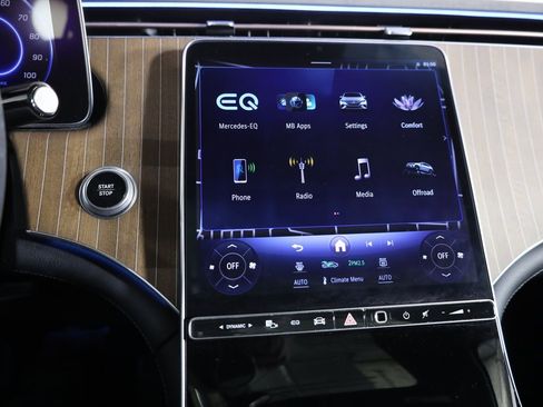 Used 2023 Mercedes-Benz EQE 500 4MATIC SUV w/ Pinnacle Trim Package image 21