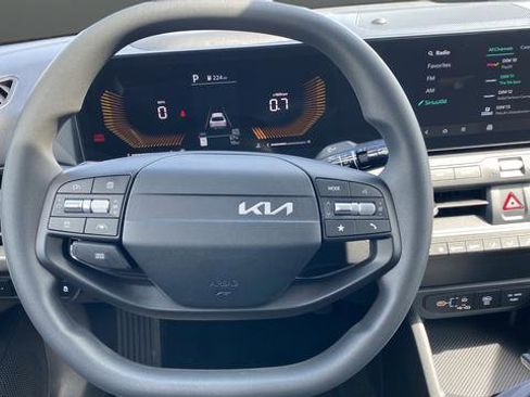 New 2026 Kia K4 FWD image 17