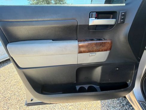 Used 2010 Toyota Tundra Limited RWD image 13
