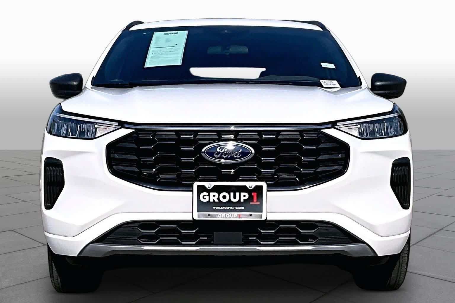 Used 2024 Ford Escape ST-Line w/ Tech Pack #1 FWD image 4
