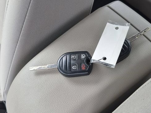 Used 2016 Ford Fiesta SE w/ Cold Weather Package FWD image 34