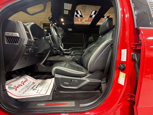 Used 2018 Ford F150 Raptor w/ Equipment Group 802A Luxury image 4